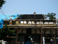 古民家の再生・H邸改修工事｜屋根工事・日本瓦葺替、既存下地撤去、傷んだ木材だけを入れ替えました